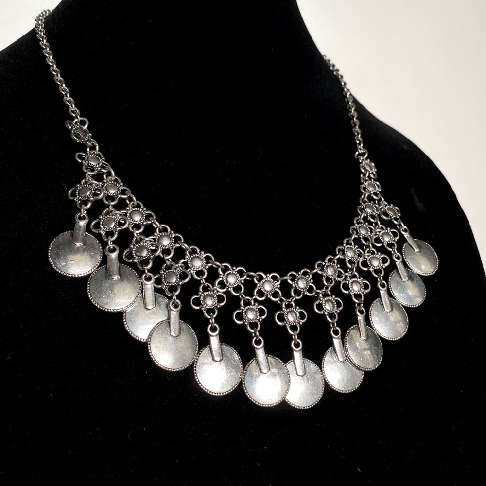 ✨ 2/$15 JEWELRY✨ Women's Boho Antiqued Silver Flower and Dangle Coin Necklace